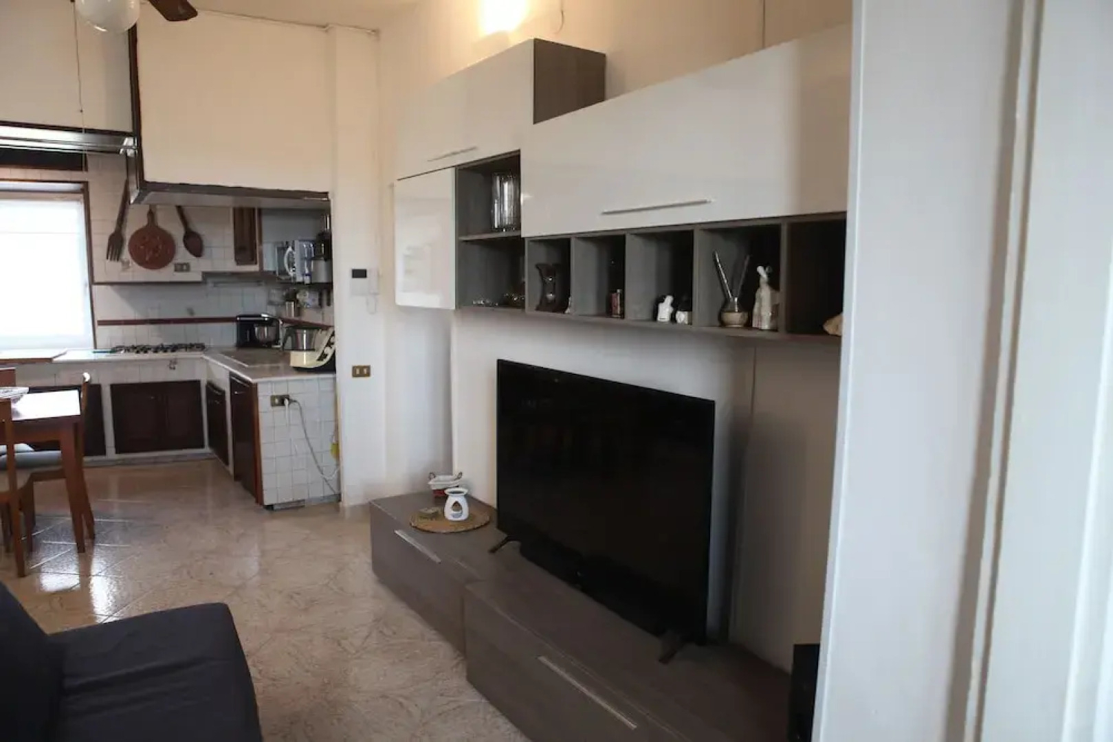 Rilassante E Indipendente- La Rondinella -detacha