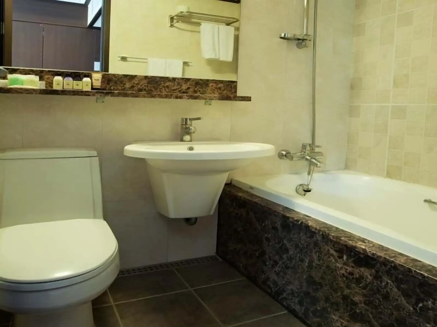 Orient Hotel & Resort