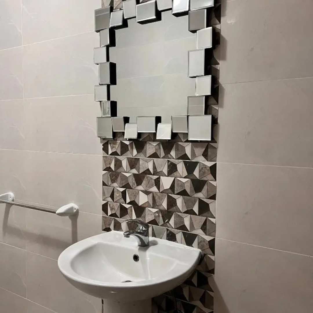 F5-3 Room 2 single beds shared bathroom in shared Flat