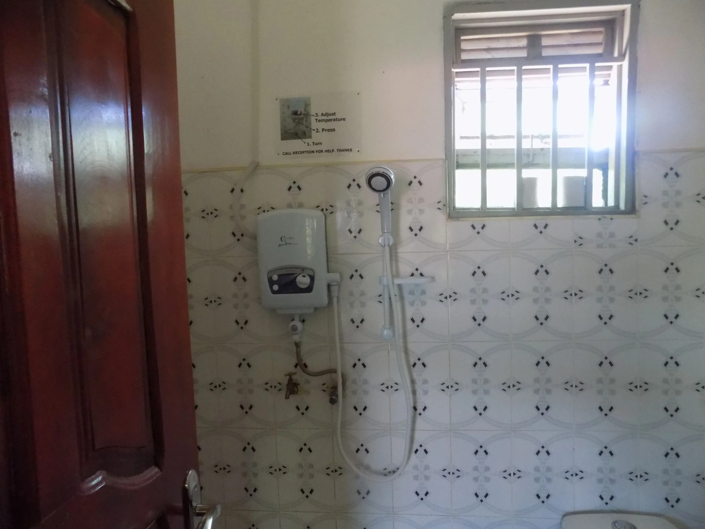 Deluxe Hotel - Ishaka