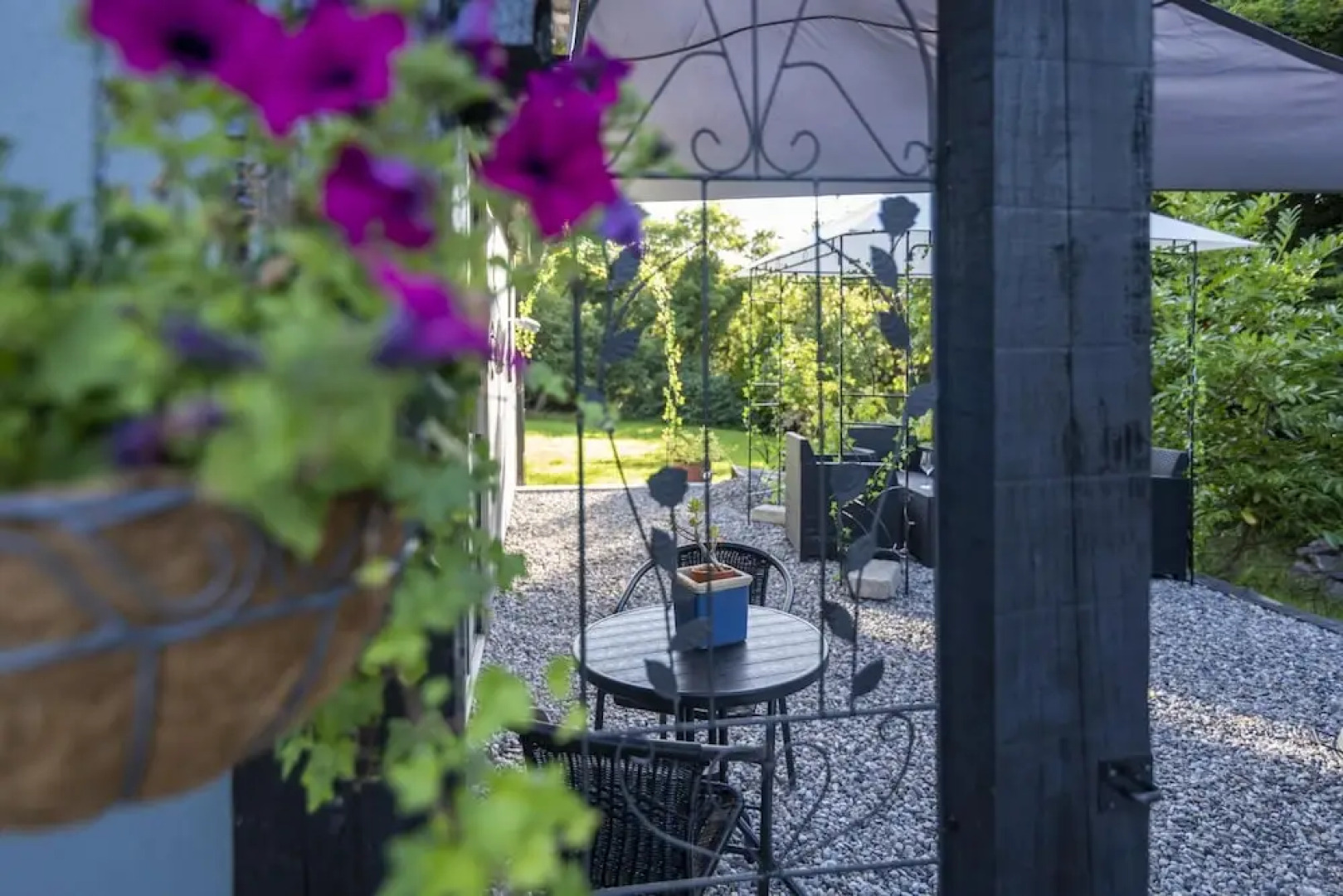 Newly Renovated, Stylish Self-catering Apartment