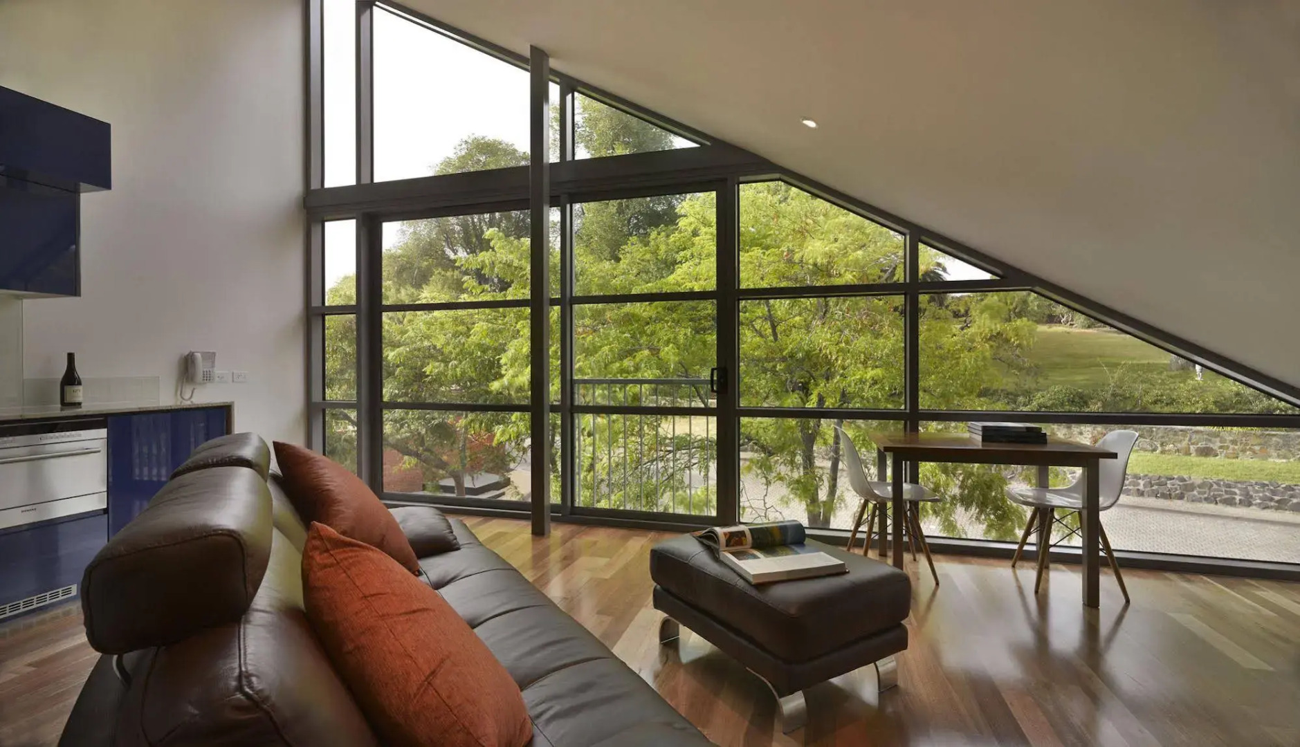 Salamanca Wharf Hotel