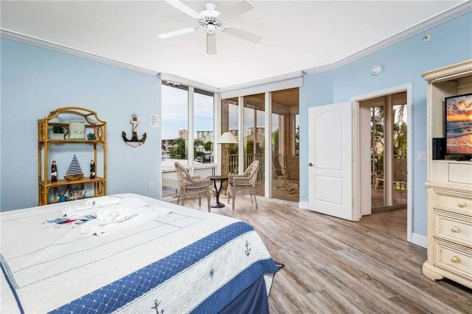 Palm Harbor 204E by Vacation Rental Pros