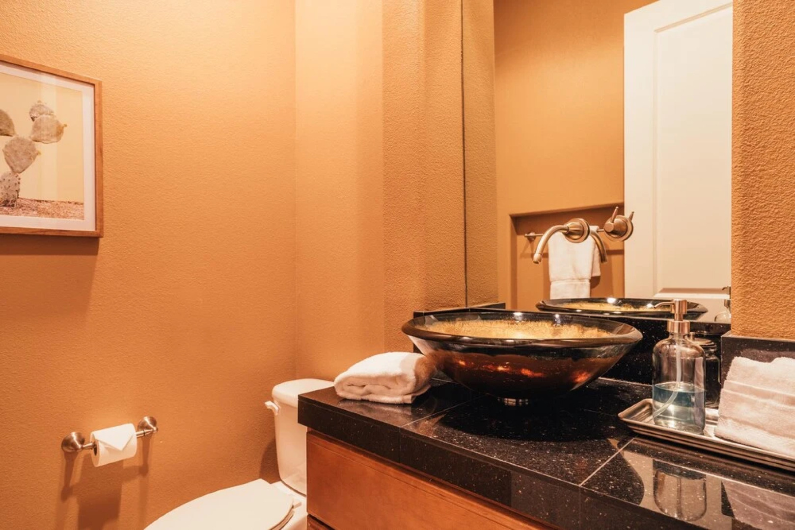 Whispering Palms by AvantStay | WALK TO COACHELLA | Pool & Hot Tub | Sleeps 16!