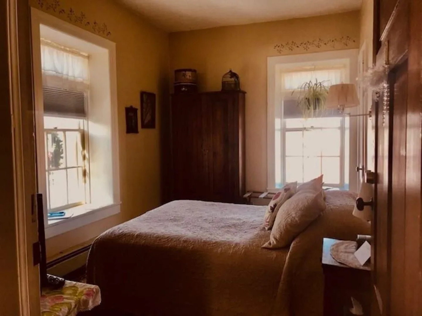 The Stagecoach Inn Bed & Breakfast and Five20 Social Stop