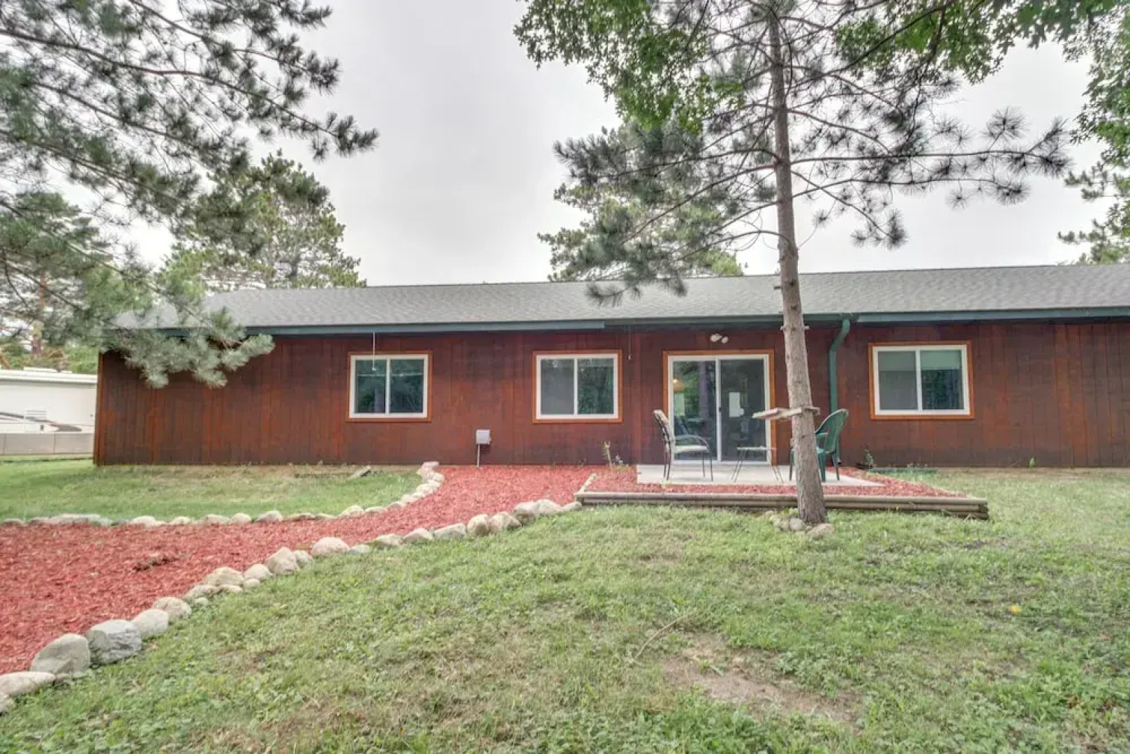 Pequot Lakes Vacation Rental w/ Patio & Fire Pit