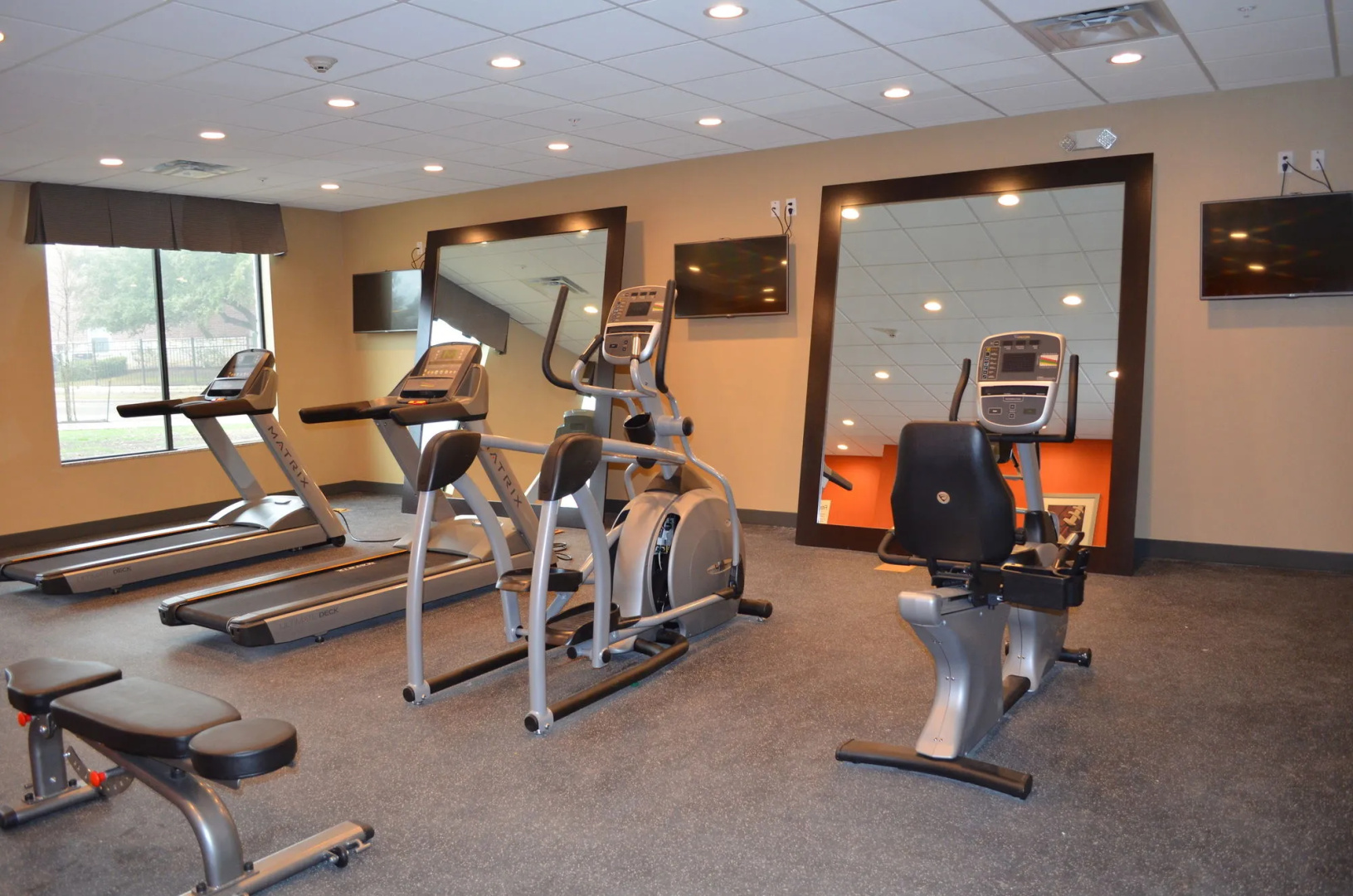 Holiday Inn Express & Suites Austin South by IHG