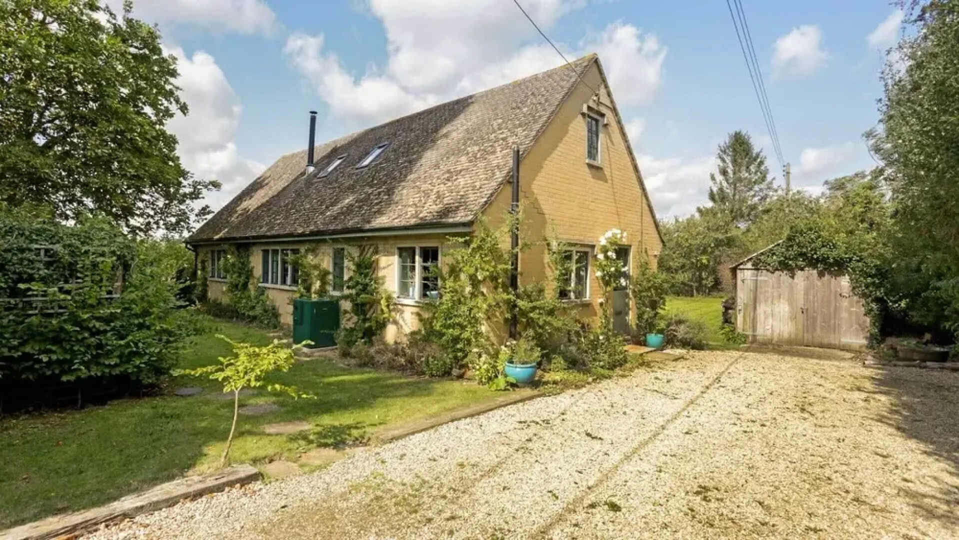 Pair of Secluded Rural Cottages near Oxford