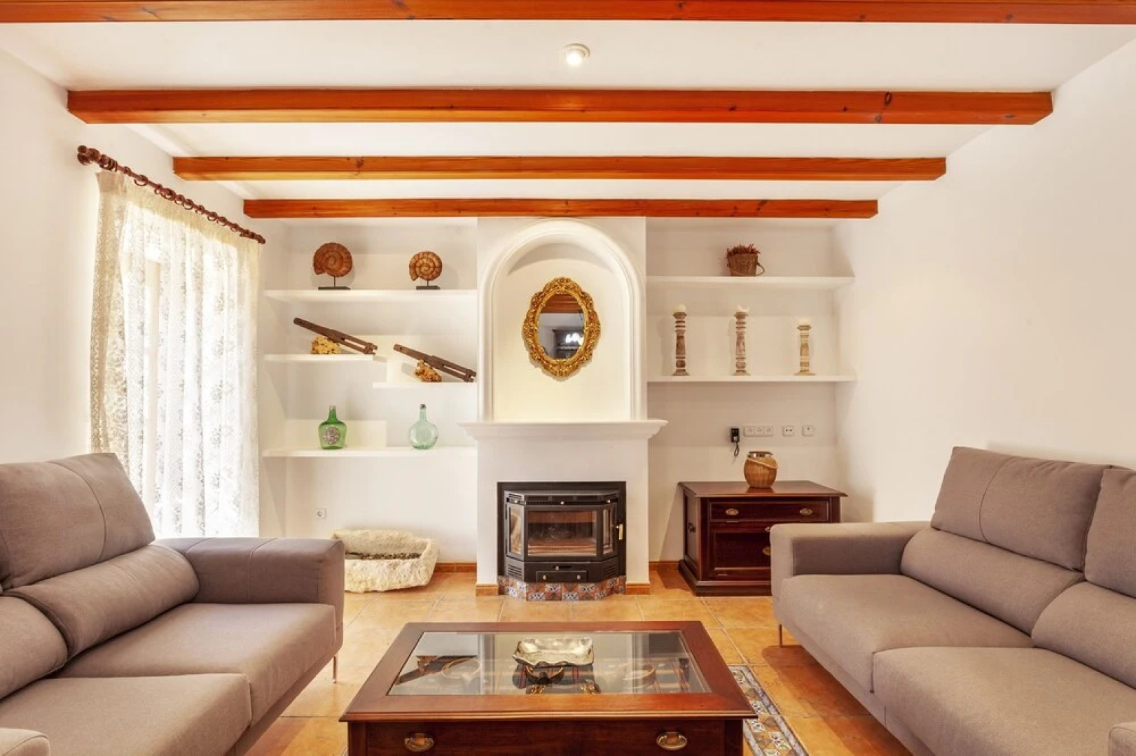 Villa in Can Picafort, Located in the Countryside, Near the Beach, has 5 Bedroom