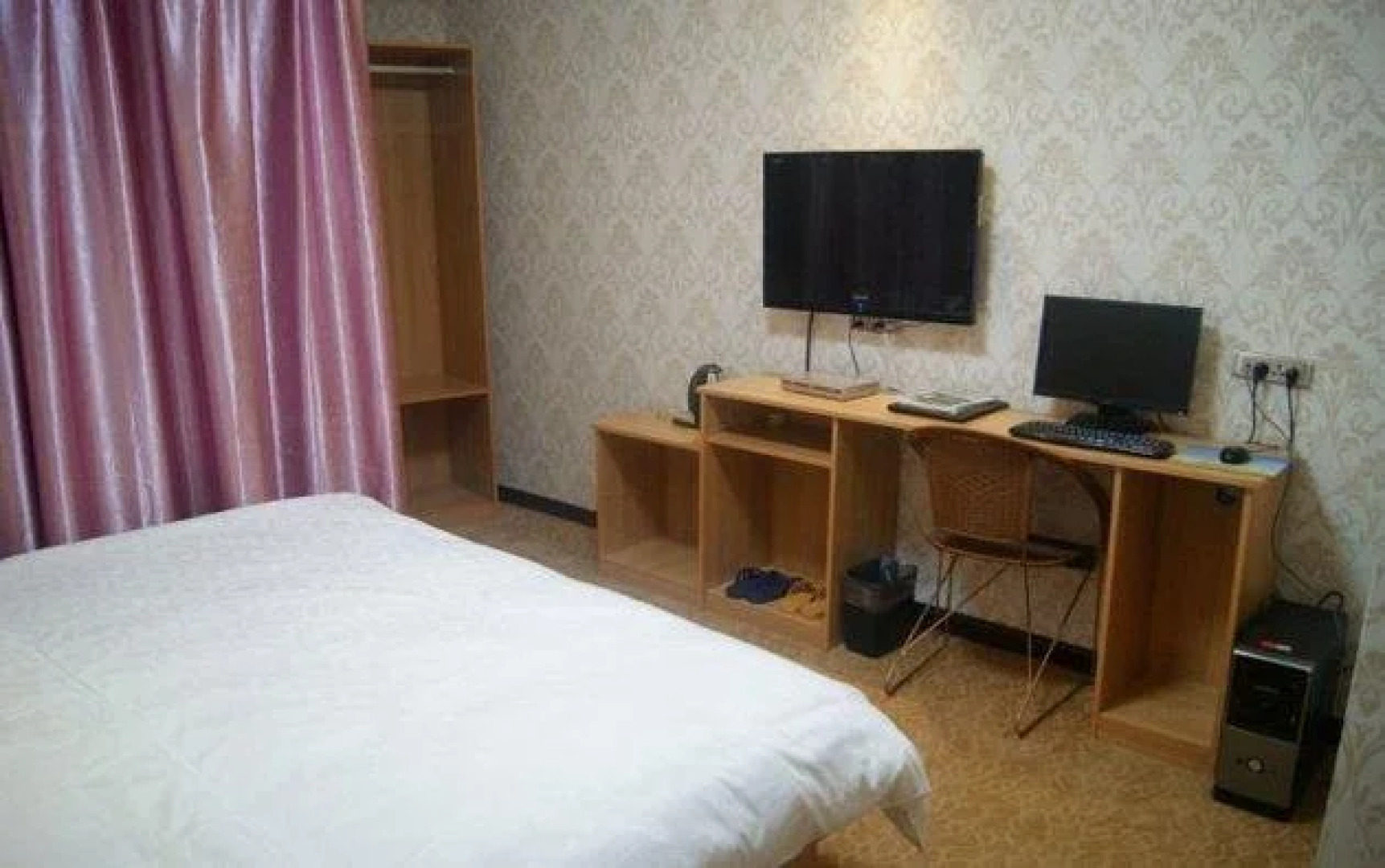 Libo Huatai Business Hotel