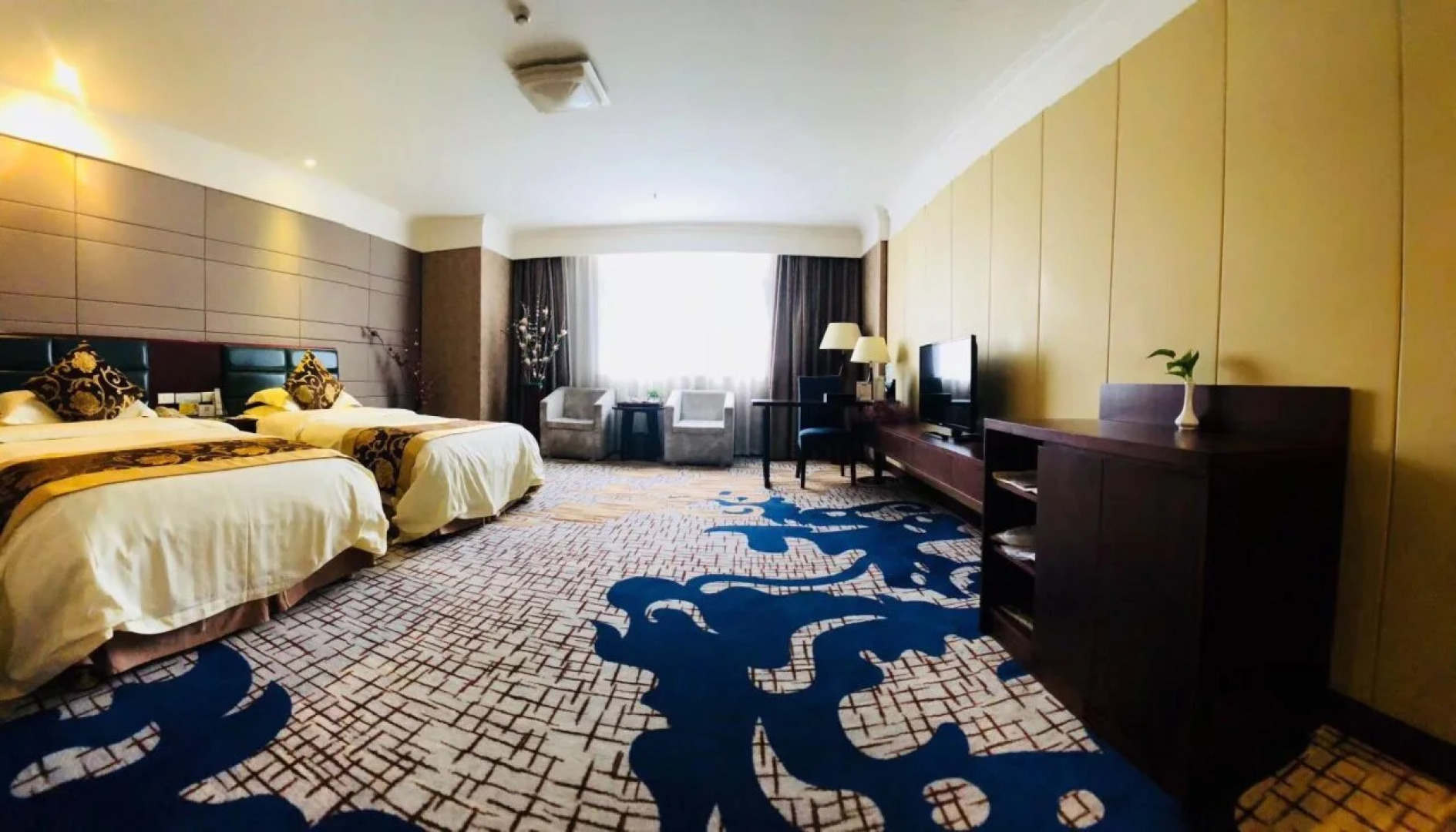 Peace International Hotel