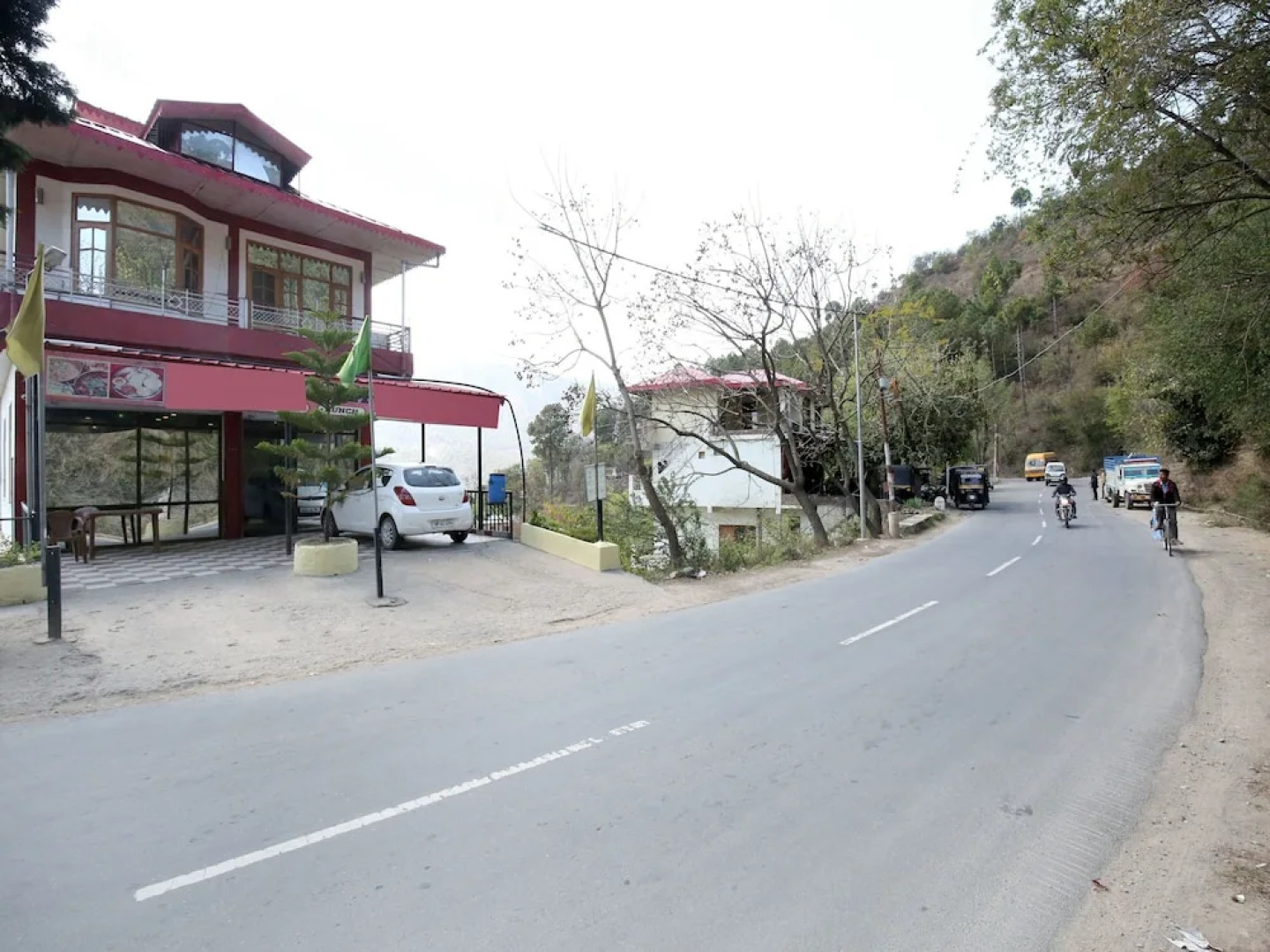 OYO 12796 Home Studios Hill View Solan