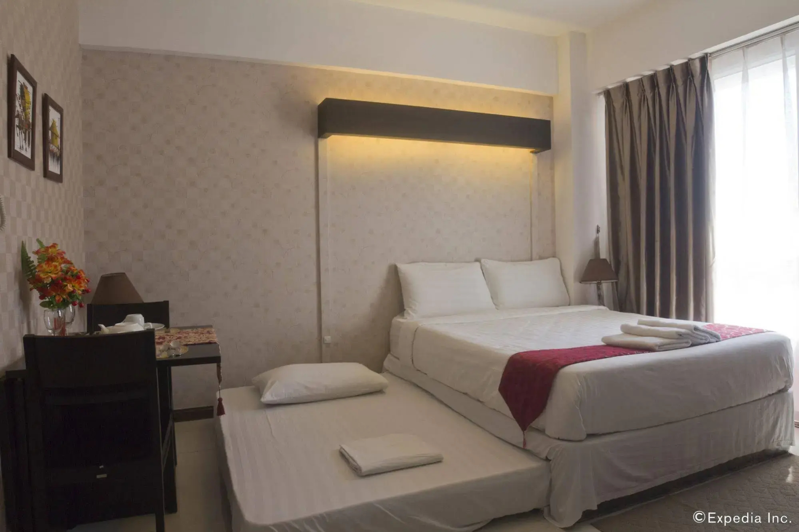 Sunshine City Suites