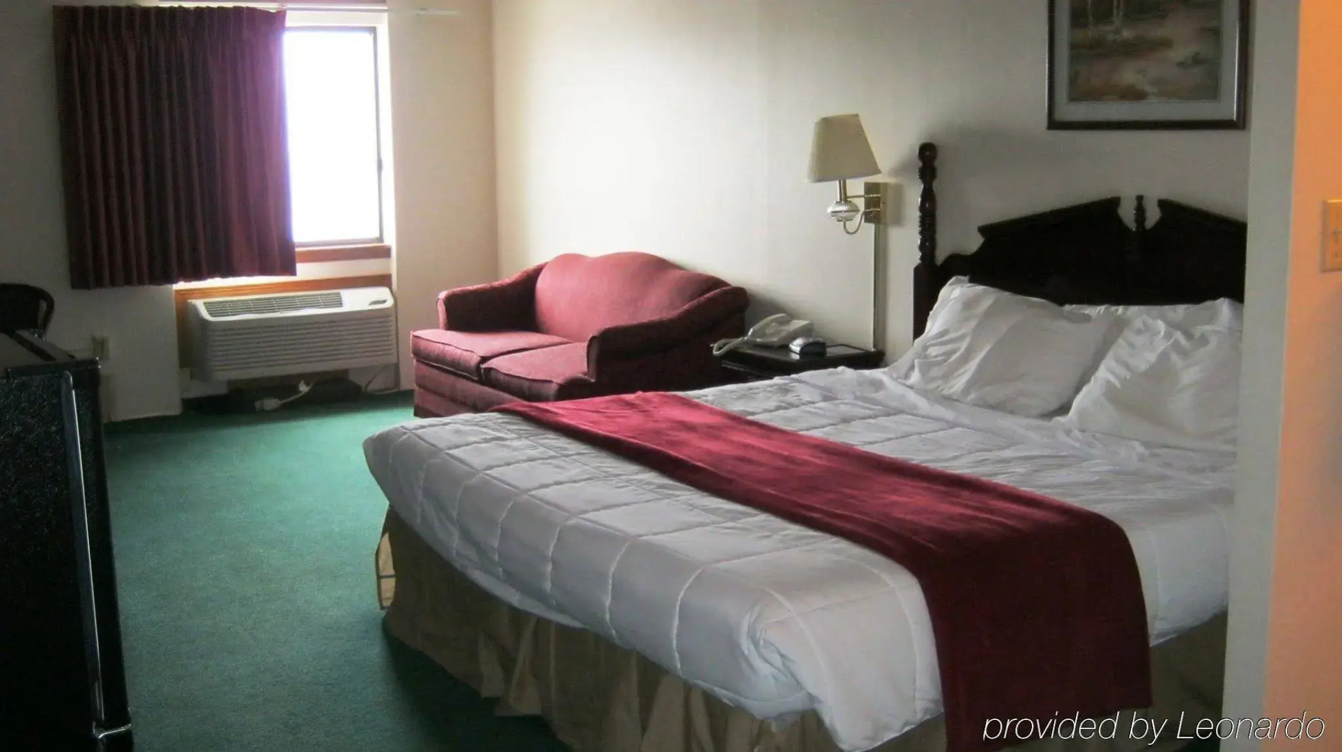 Voyageur Inn and Conference Center