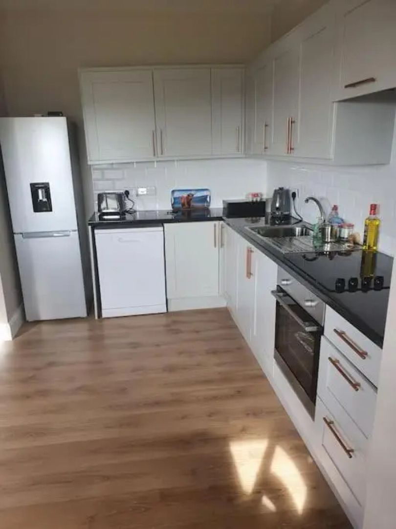 Private 3 Bedroom House Ideal for Family & Friends