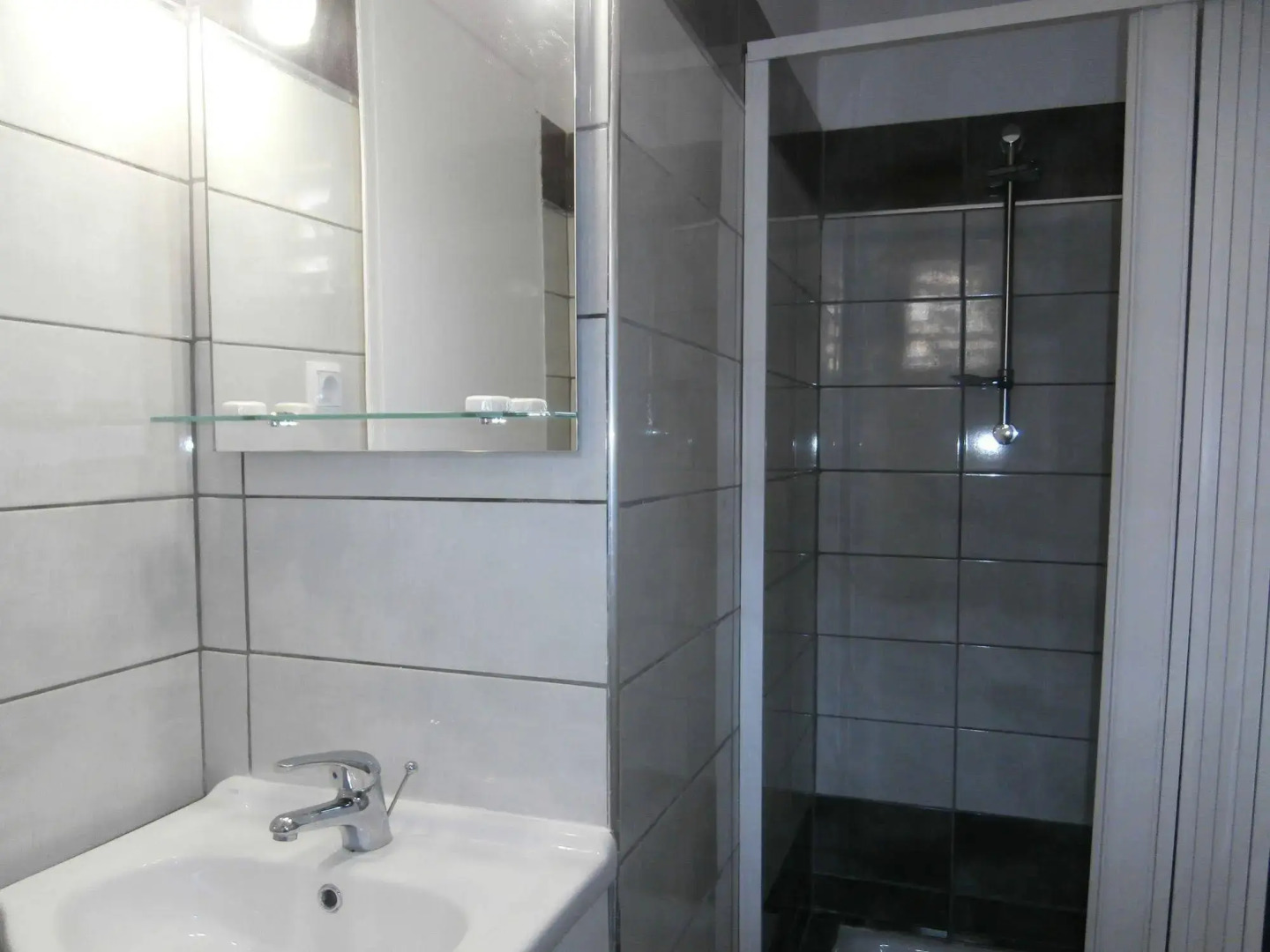 River Studios & Apartments