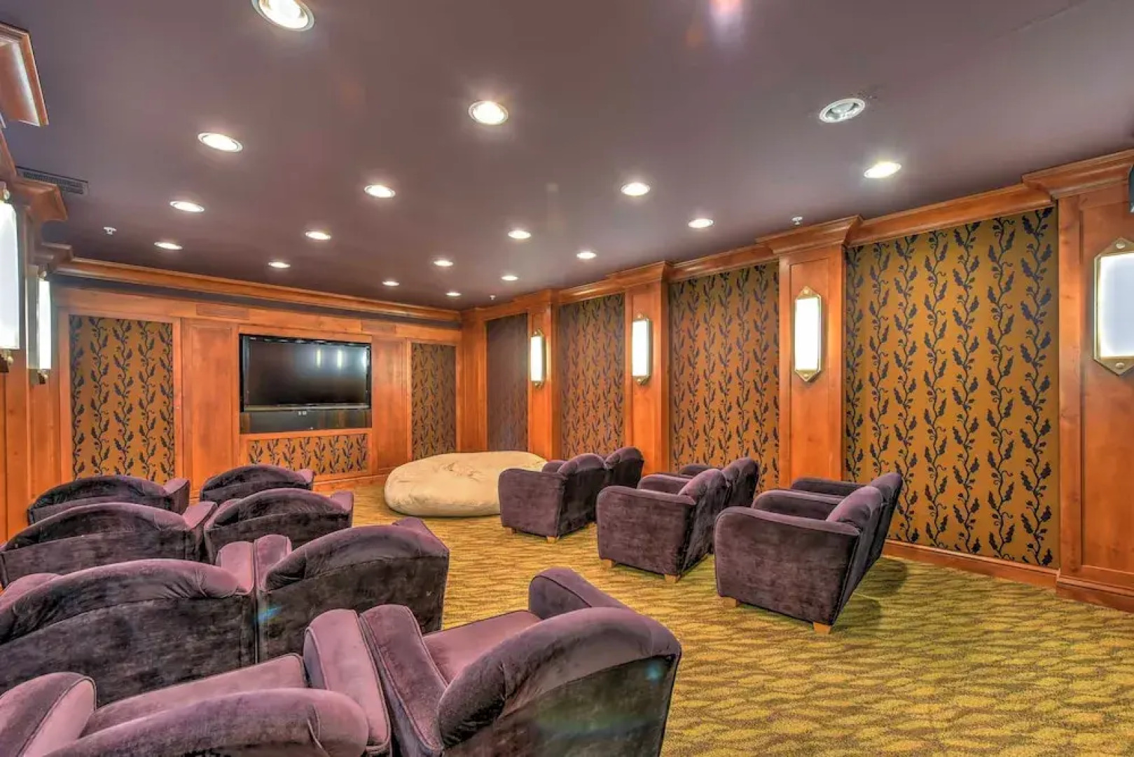 Ski-in/ Out Solitude Ski Village Condo w/ Hot Tub