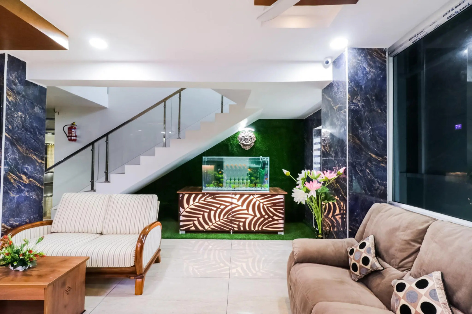 OYO 48327 Hotel Royal Mahalakshmi Inn