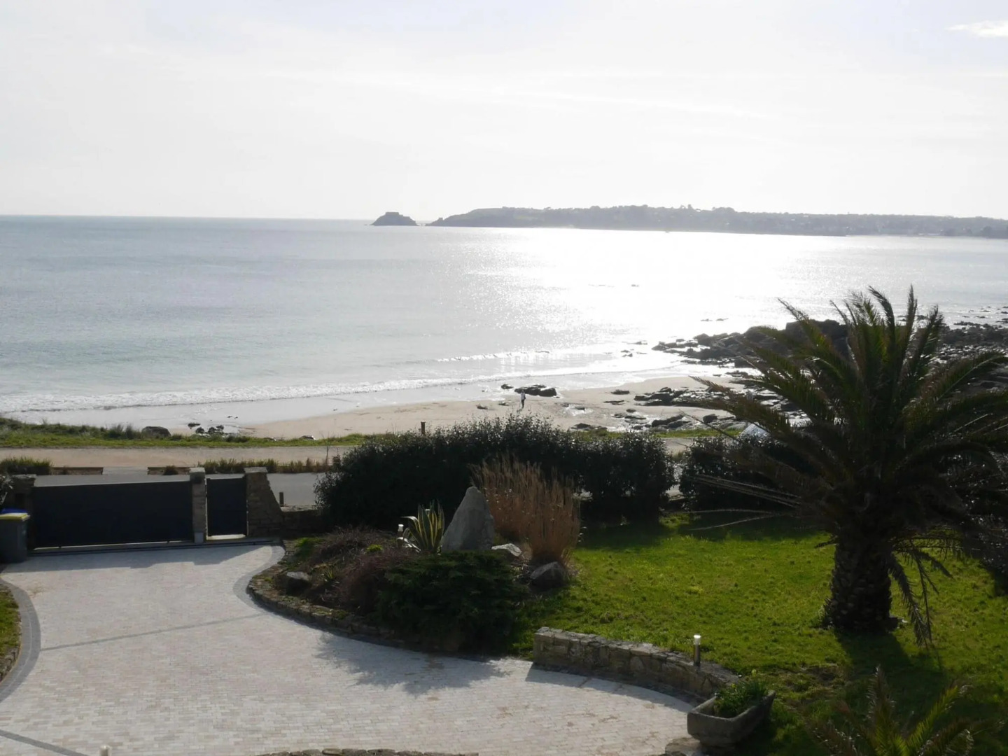 180° panoramic sea view, direct beach location, Locmaria-Plouzané