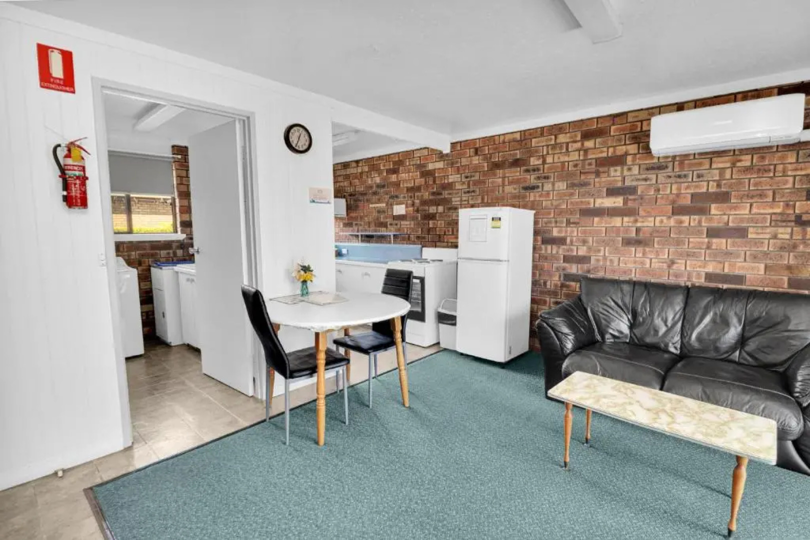 Kellraine Holiday Units