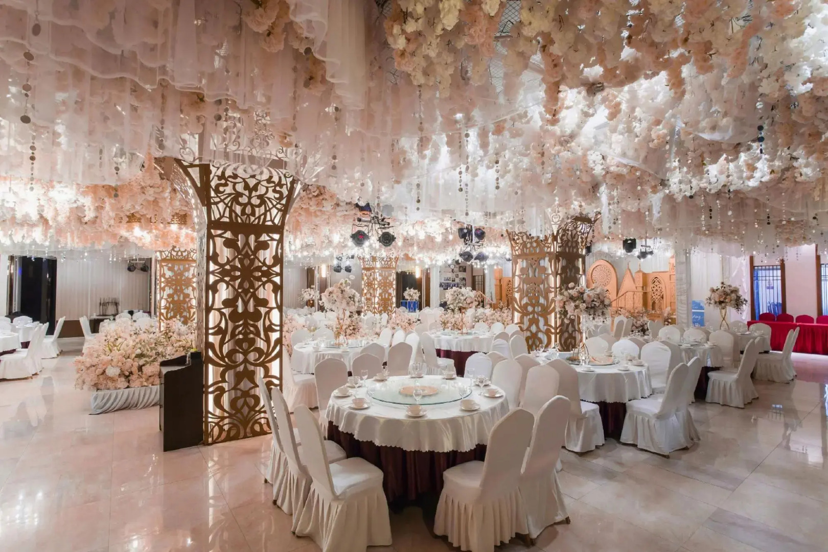 Dongtai Hotel (Guangyuan Lizhou East Road, Aoti Center)