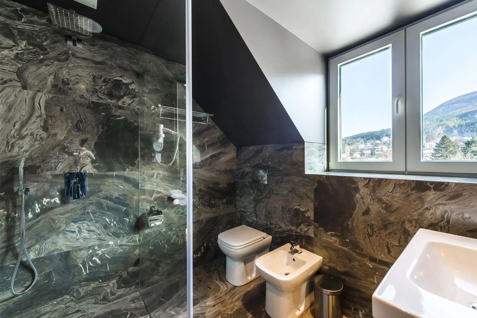 All Seasons Residence Hotel