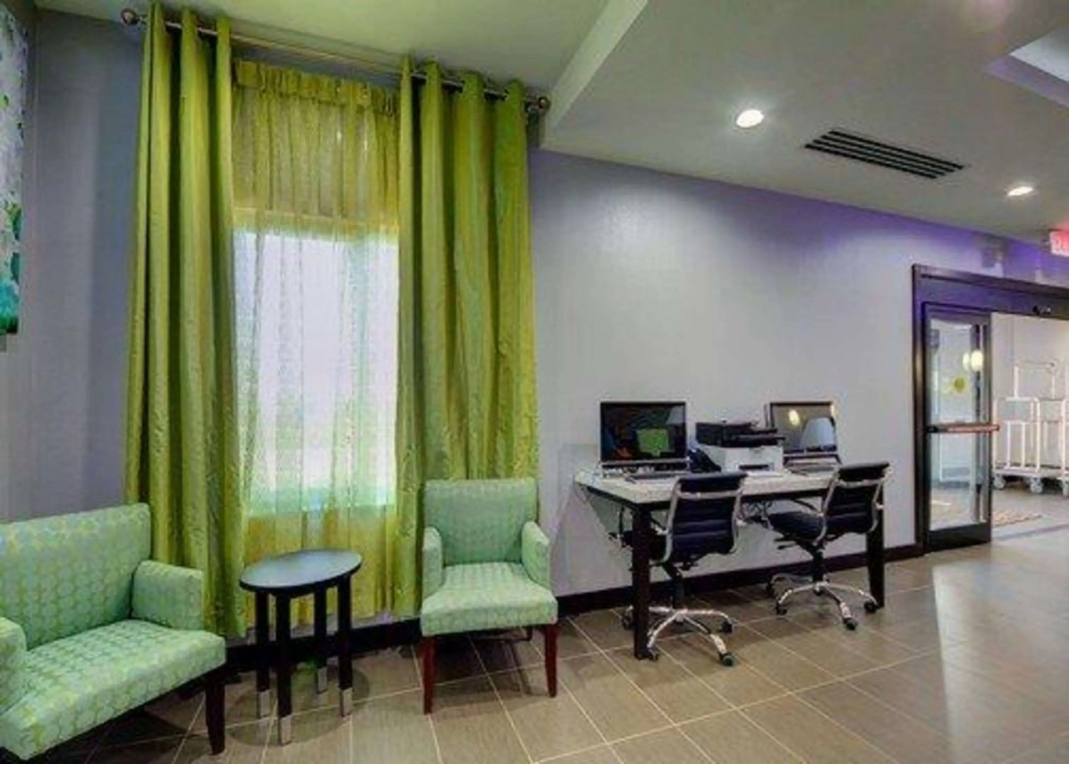 Comfort Inn & Suites Tulsa I-44 West - Rt 66