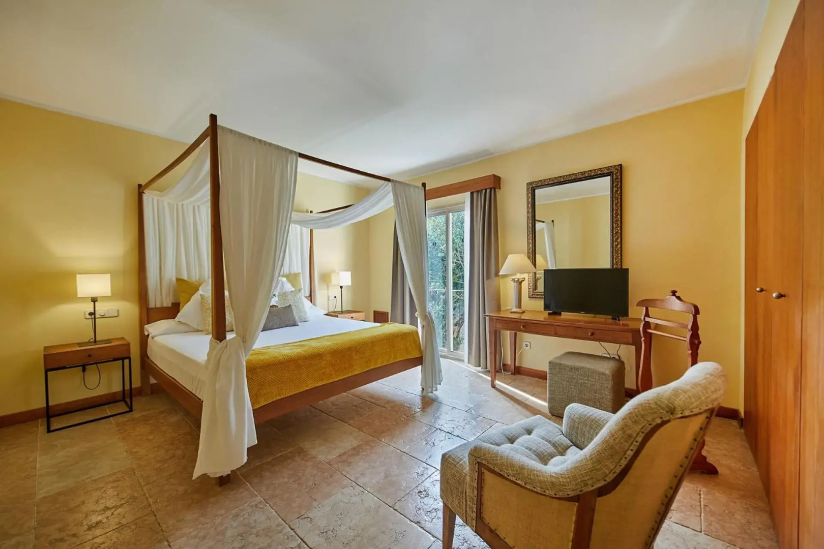 Pula Suites Boutique Resort