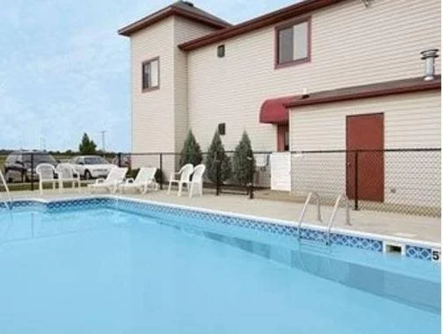Centerstone Inn & Suites Carlyle