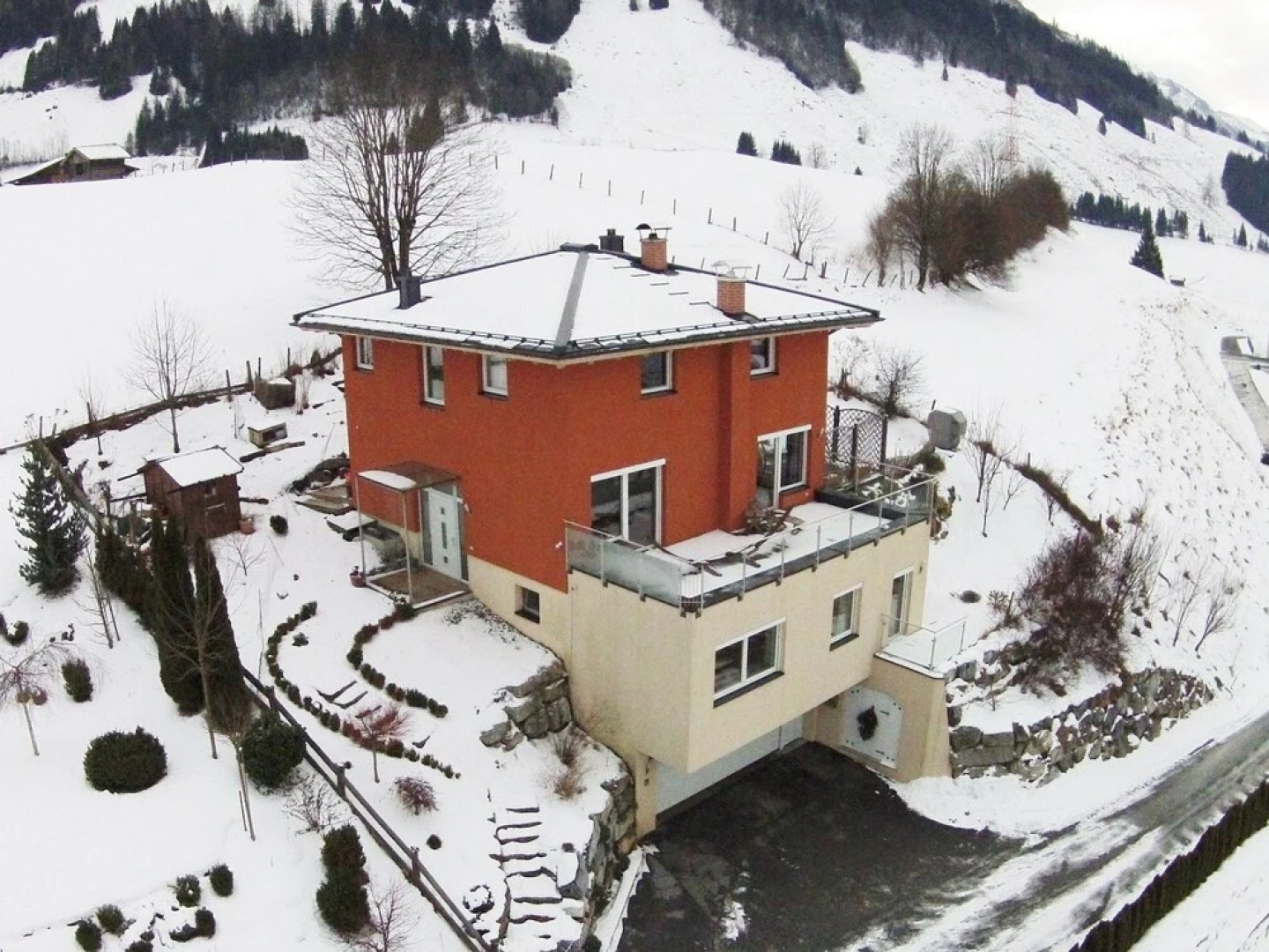 Mod Apartment in Bruck An Der Großglocknerstraße with Garden