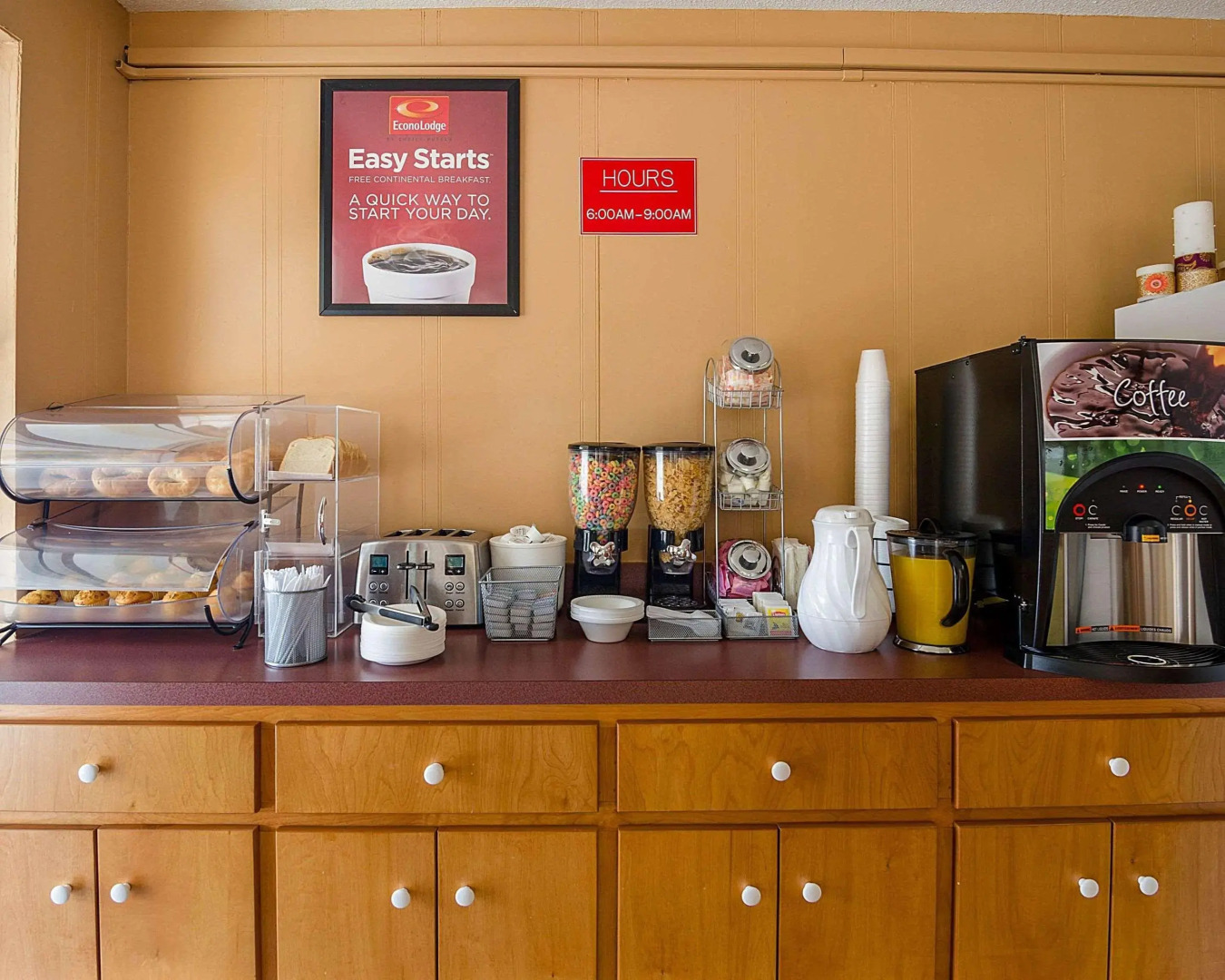 Econo Lodge North