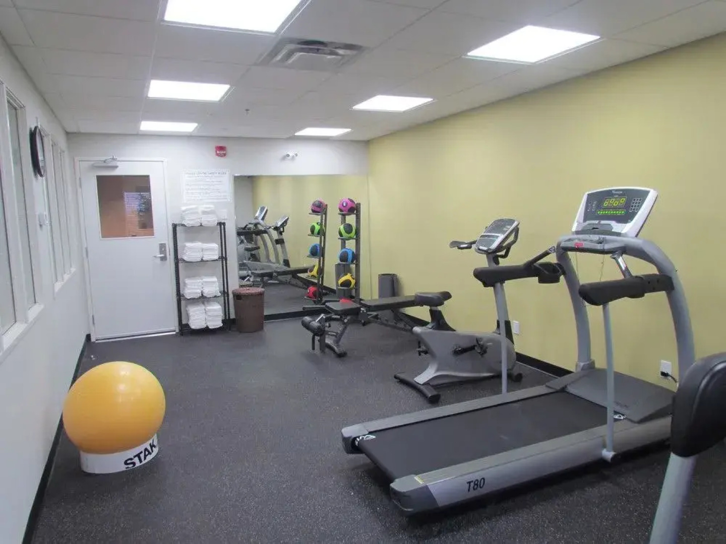 Days Inn and Suites Airdrie