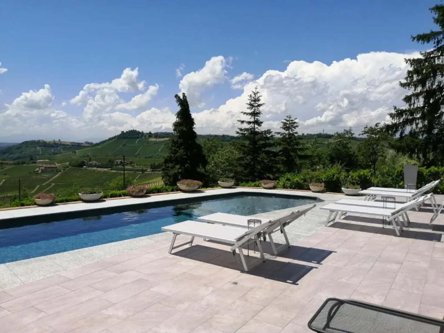 Réva Residences & Pool