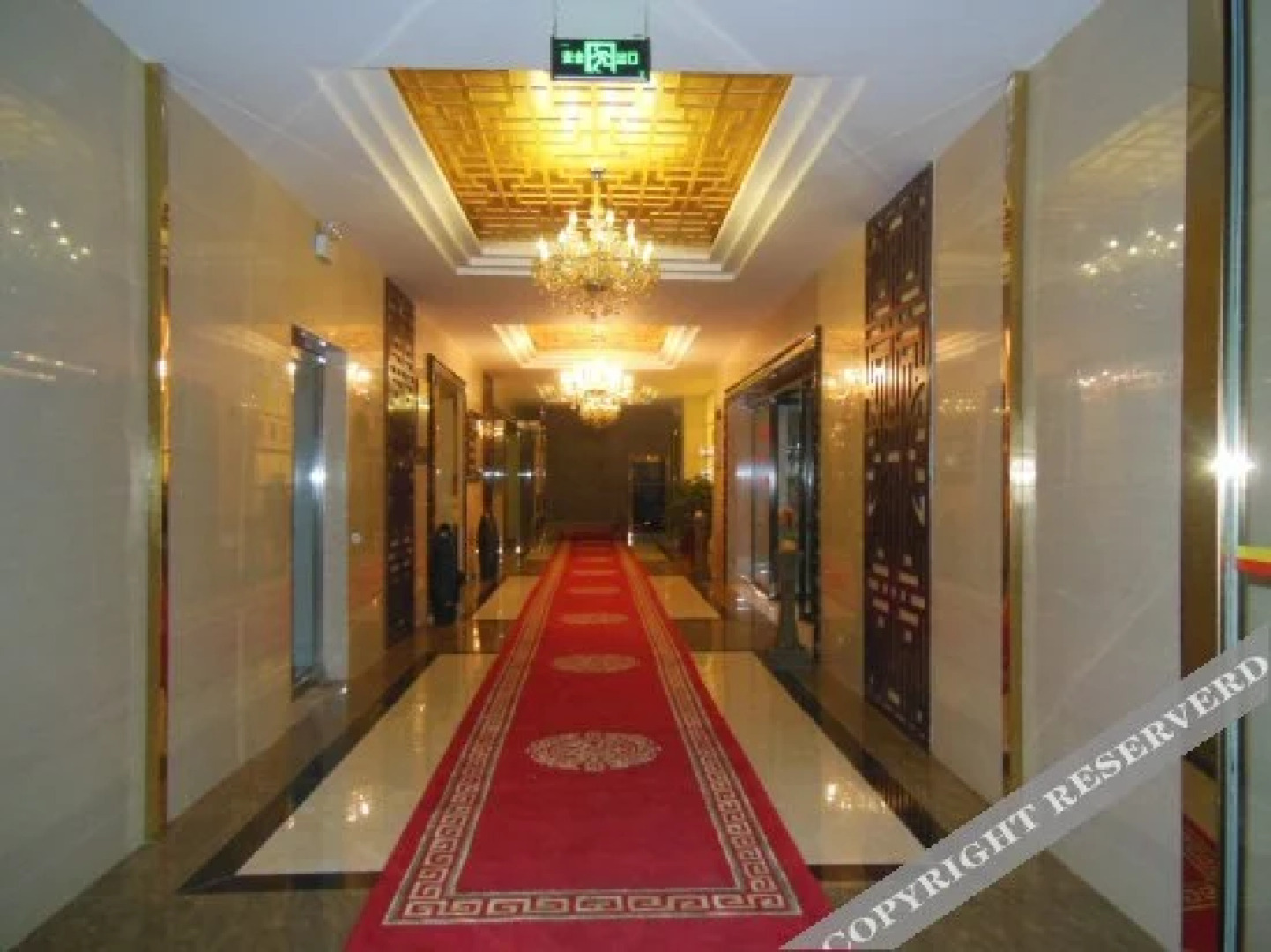 Super 8 Hotel Longnan Wudu Pan Xuan Lu Square