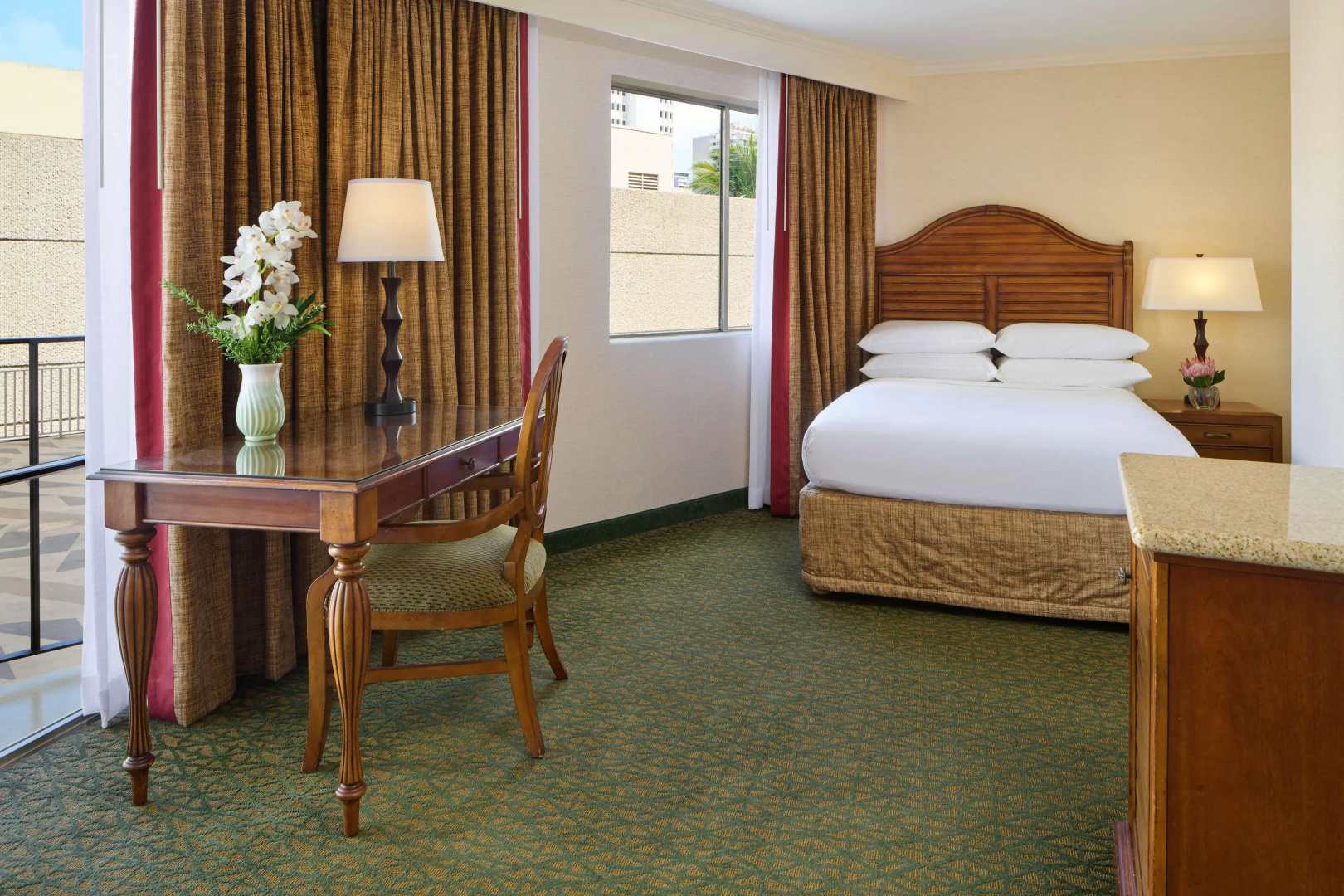 OUTRIGGER Waikiki Beach Resort
