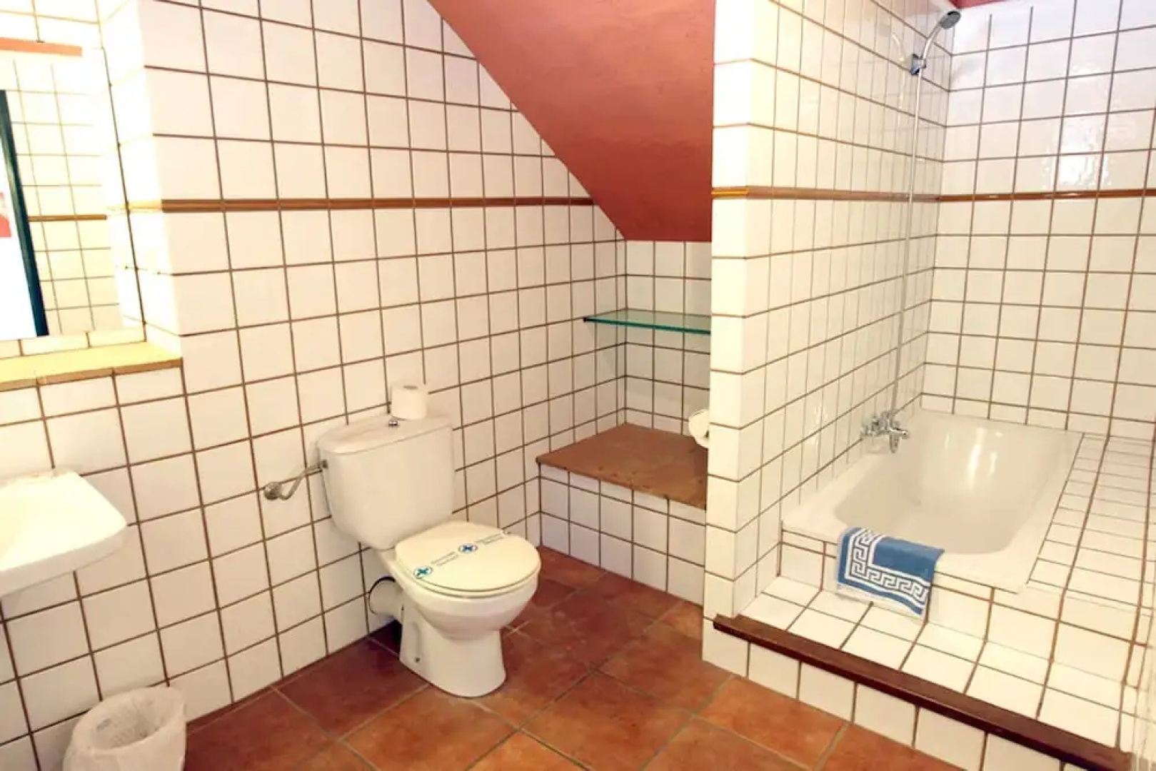 House With 3 Bedrooms in Llampaies, With Pool Access, Enclosed Garden and Wifi Near the Beach