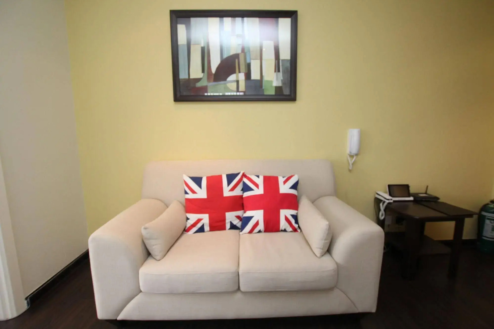 SIGLO SUITES @ The Knightsbridge Residences