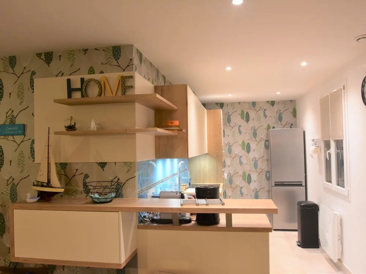 Beautiful Renovated Villa With a Private Swimming Pool and View ont the Sea!