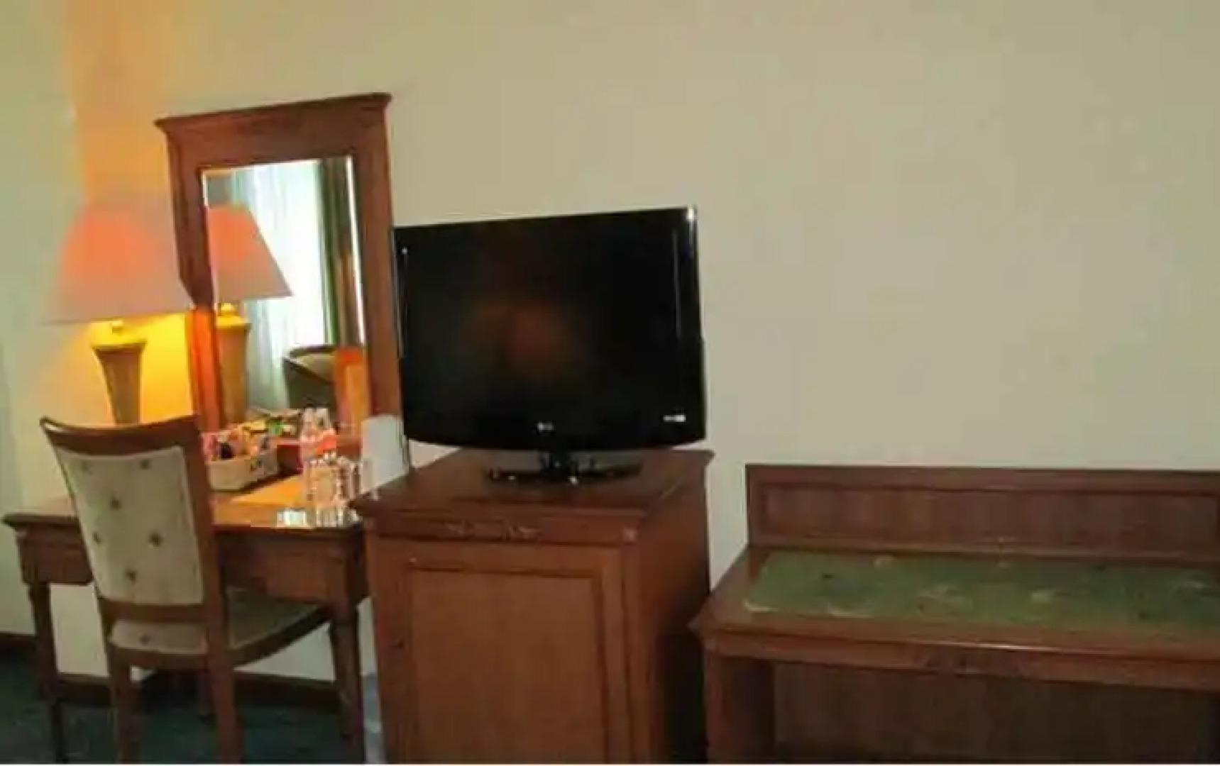 Grand Elty Singgasana Hotel