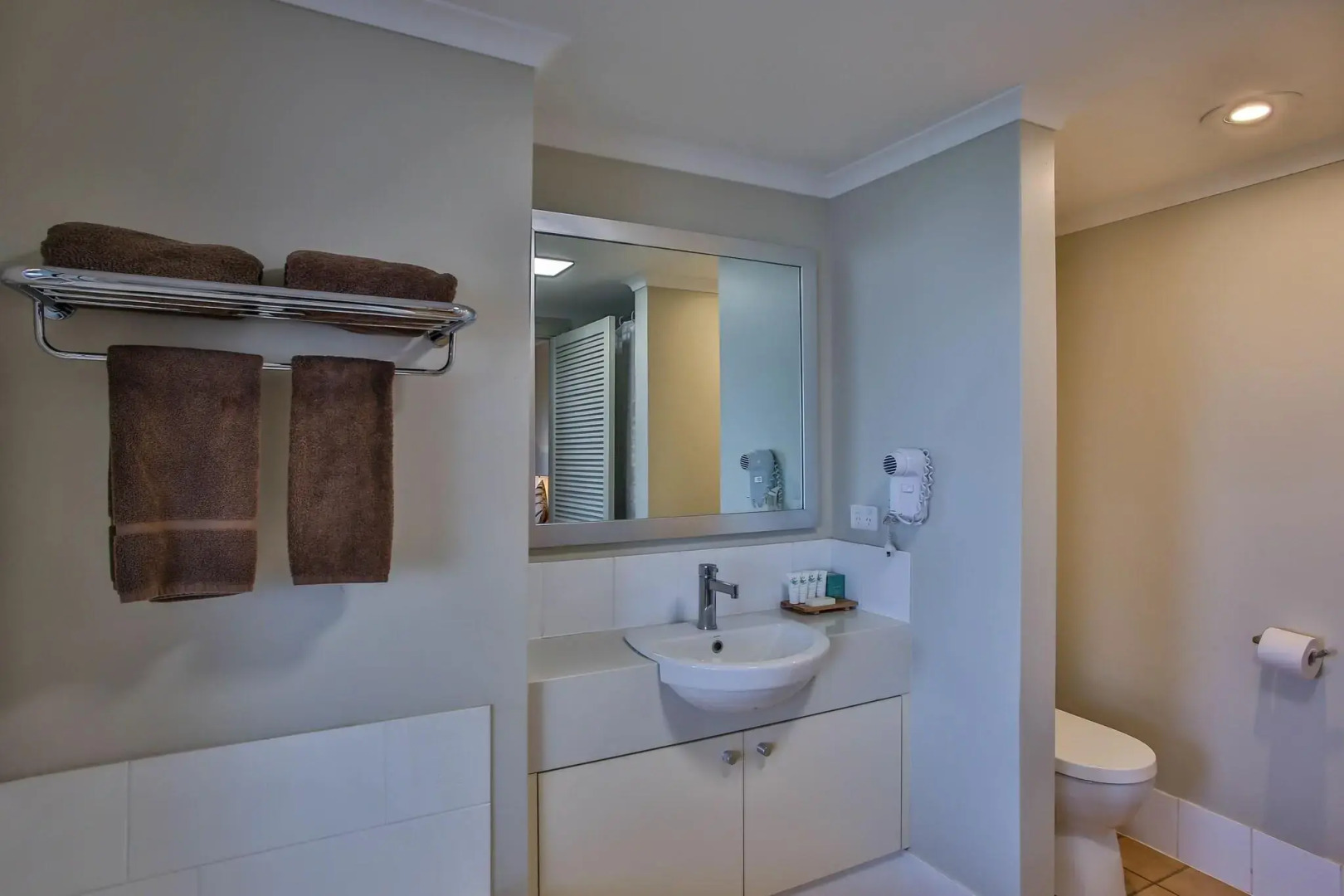 Moonlight Bay Suites