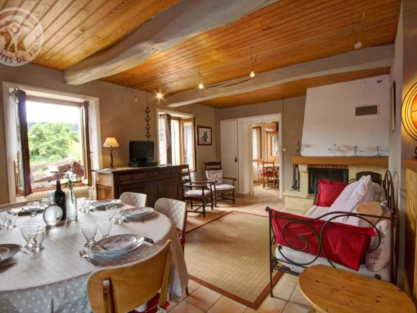 Gîte Belmont-de-la-Loire, 4 pièces, 8 personnes - FR-1-496-32