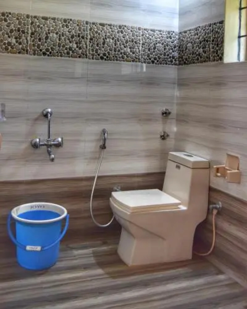 La Flora Adam Estate