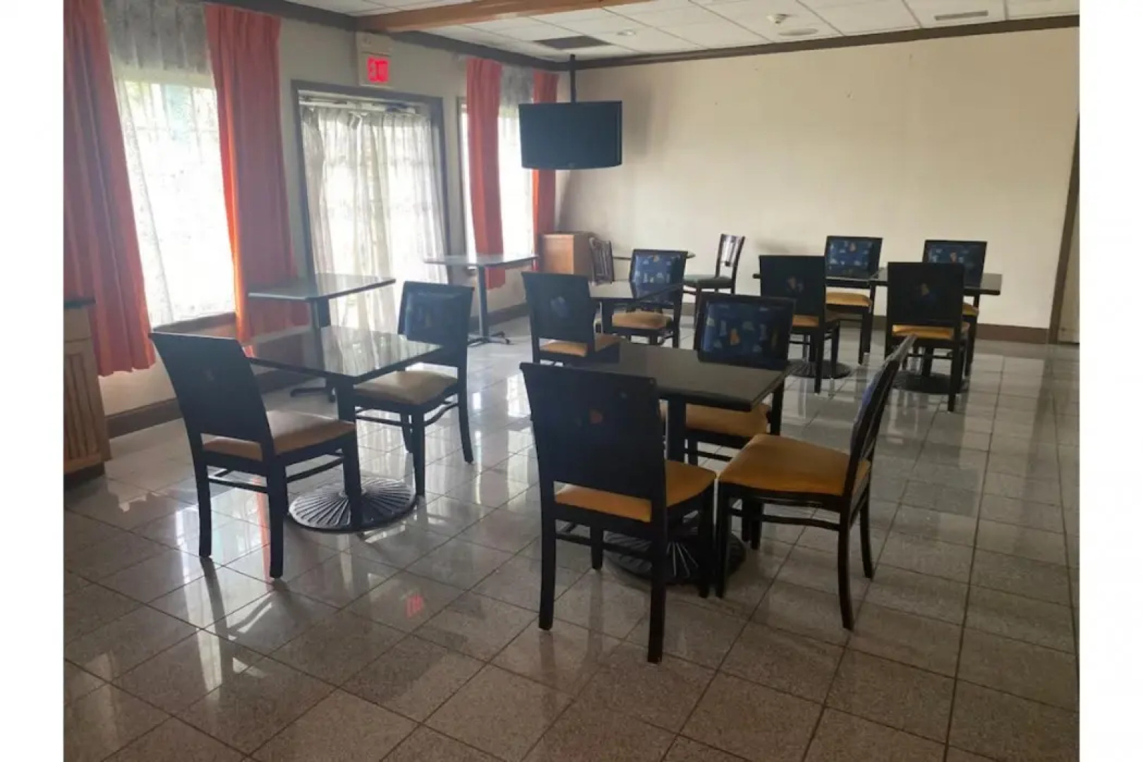 Howard Johnson by Wyndham Hattiesburg