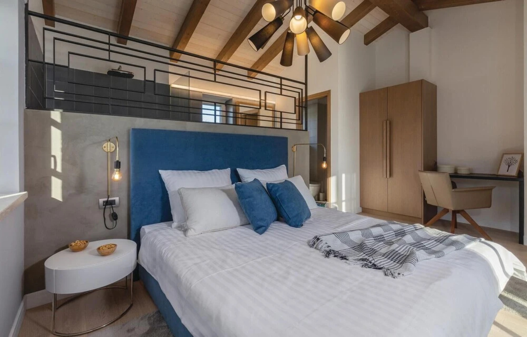 Beautiful Home in Babudri With 5 Bedrooms, Wifi and Outdoor Swimming Pool