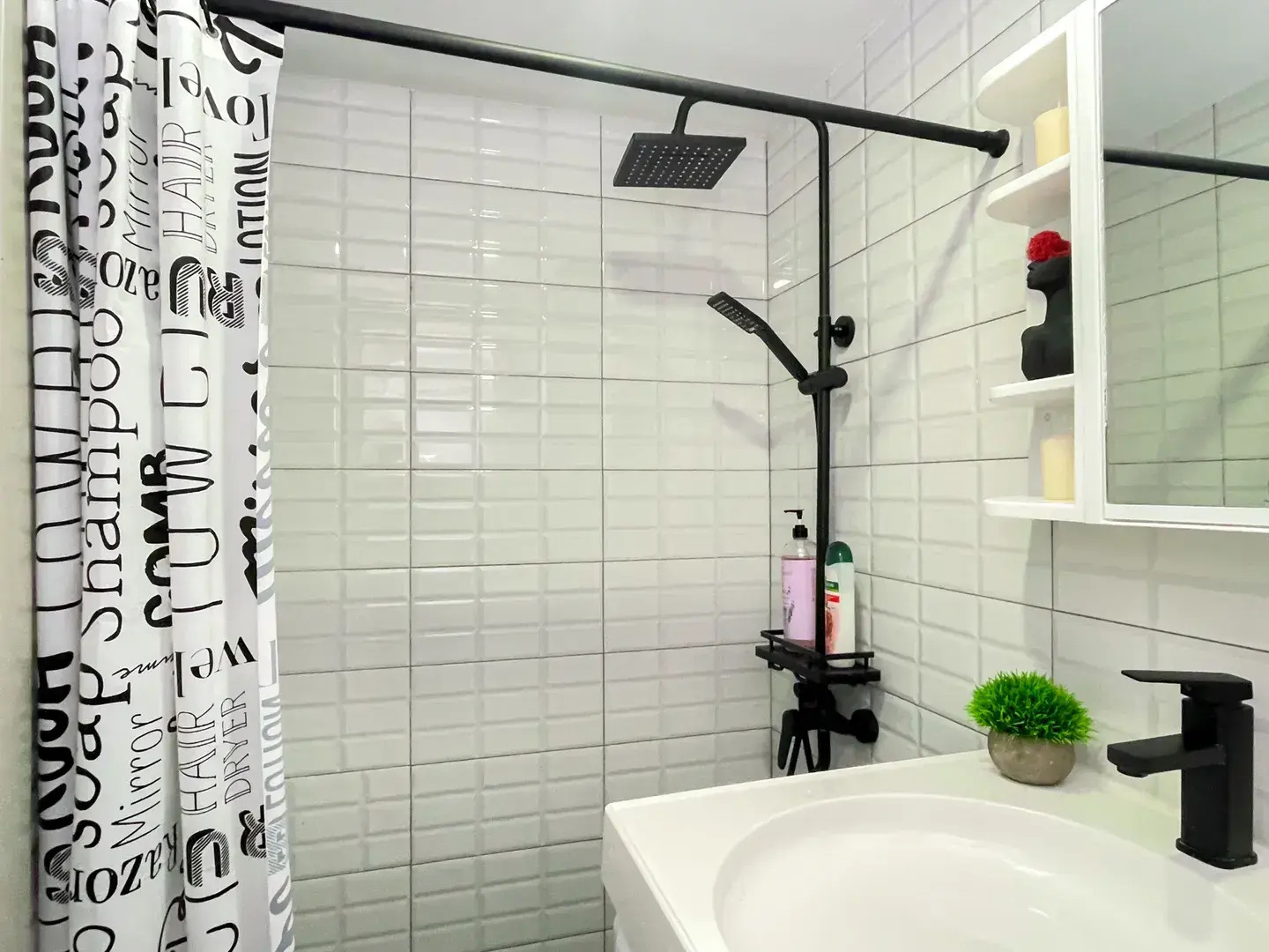 Dayker City на аллее Первой Маевки