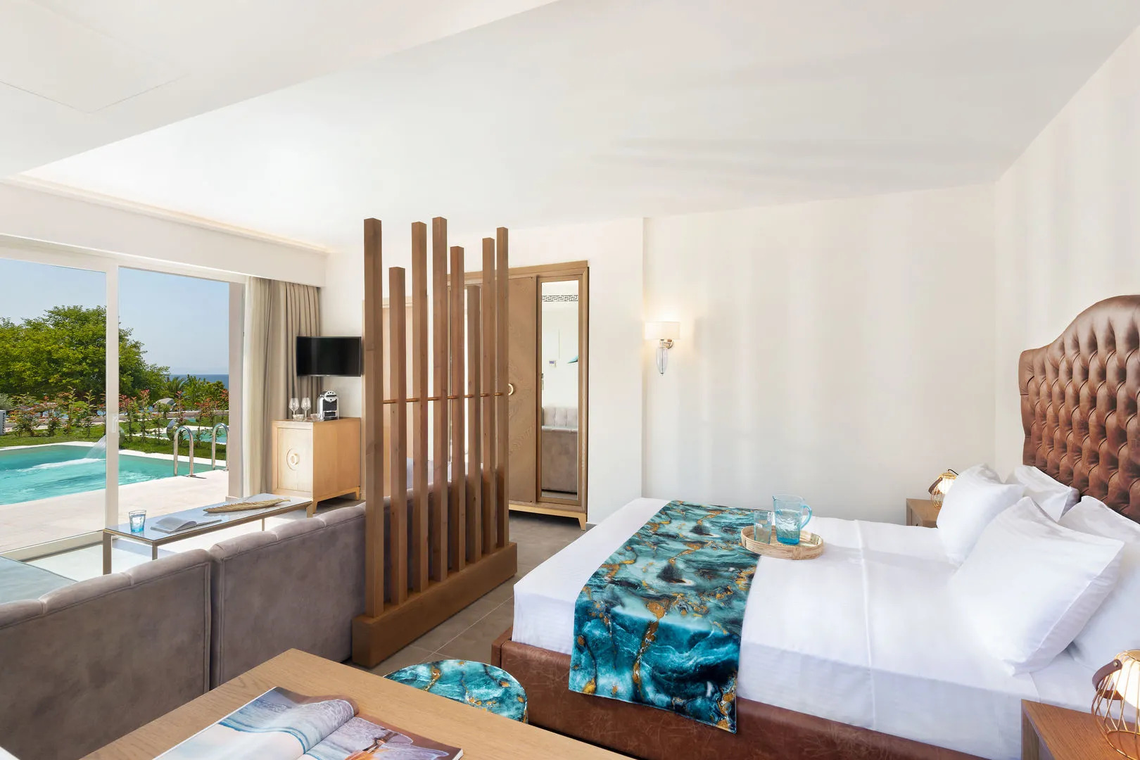 Alexandra Elegance Bridging Generations