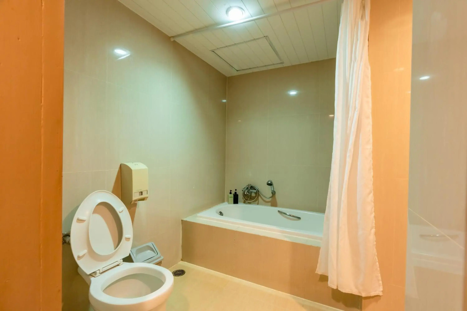 Long Beach Cha-Am Hotel