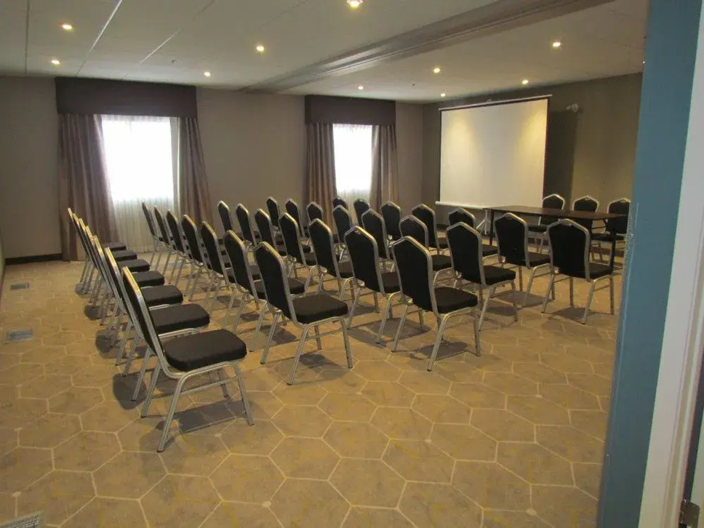 Days Inn and Suites Airdrie