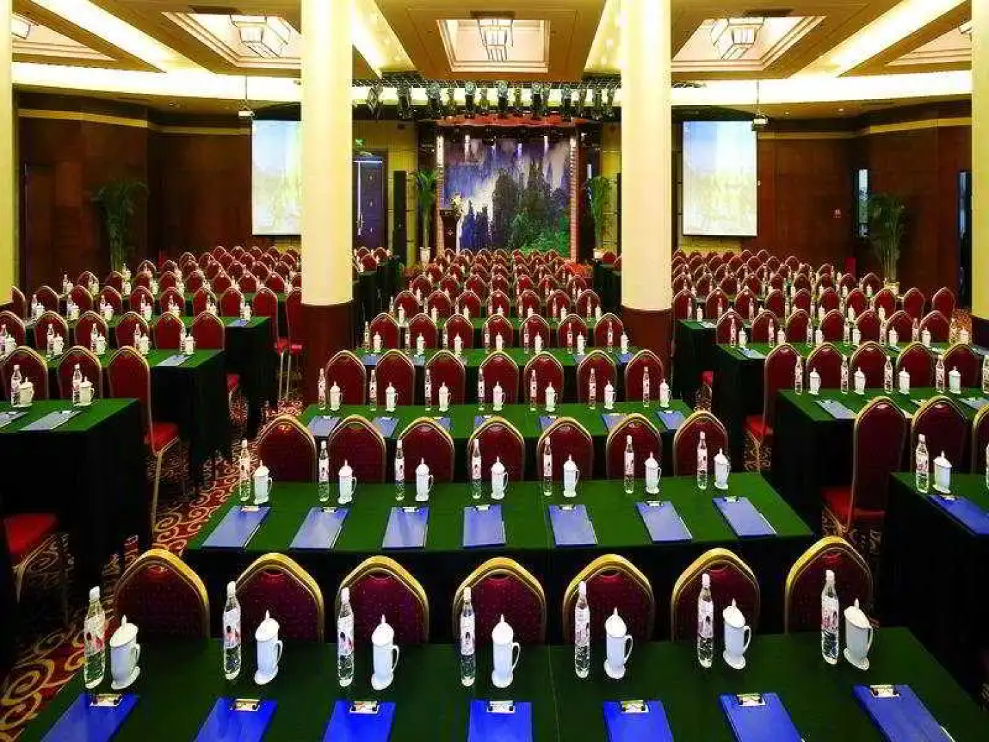 Yichen International Hotel