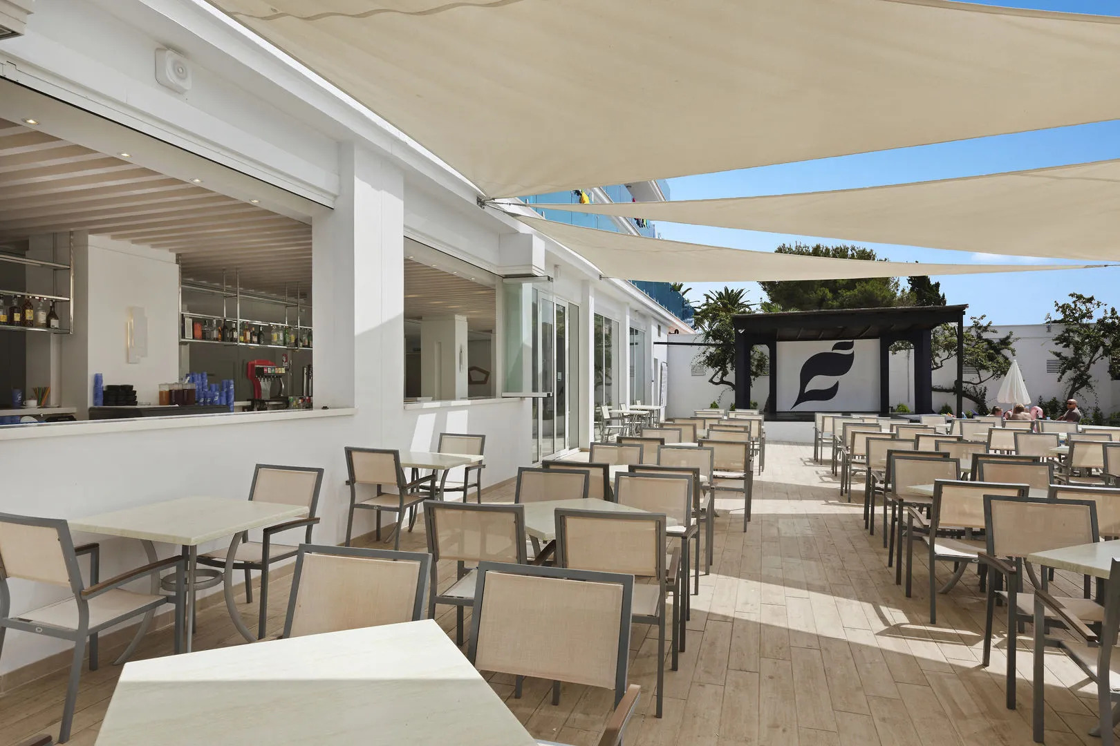 Отель THB Sa Coma Platja